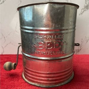Antique Bromwell’s Bee Sifter
